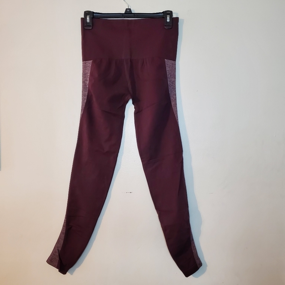 Assets by Spanx burgundy seamless leggings size large - Picture 3 of 13
